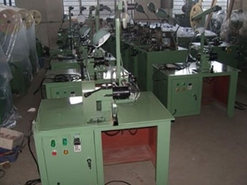 Kompakte Präzisionswickelmaschine