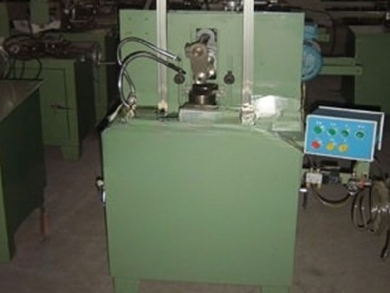 Automatisierte Wickelmatten-Außenring-Fräsmaschine