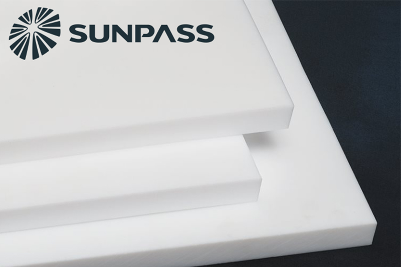 Kunden aus den Vereinigten Arabischen Emiraten bestellten 5.000 Stück PTFE-Teflonplatten mit 25 % Glasfüllstoff zum Abdichten von PTFE-Teflondichtungen bei SUNPASS-TOP SEALING